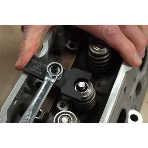 Lisle 16560 GM LS Valve Spring Compressor - Cheap Fitting