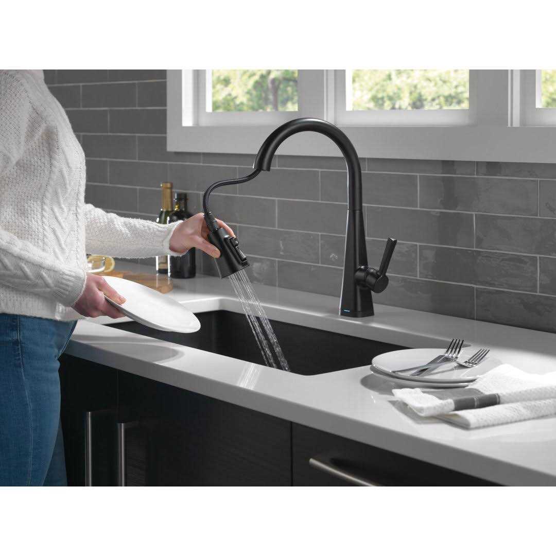 Delta Lenta Single-Handle Pull-Down Kitchen Faucet with Touch2O Technology - Cheap Fitting