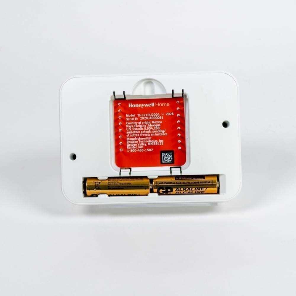 Honeywell T3 Pro TH3110U2008 Non-Programmable Thermostat - Cheap Fitting