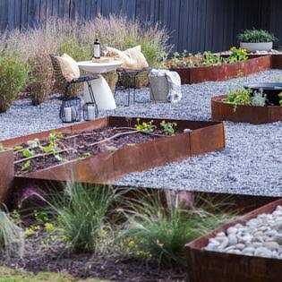 Edge Right Hammer-in Landscape Edging COR-TEN Steel 4ft Strips - Cheap Fitting