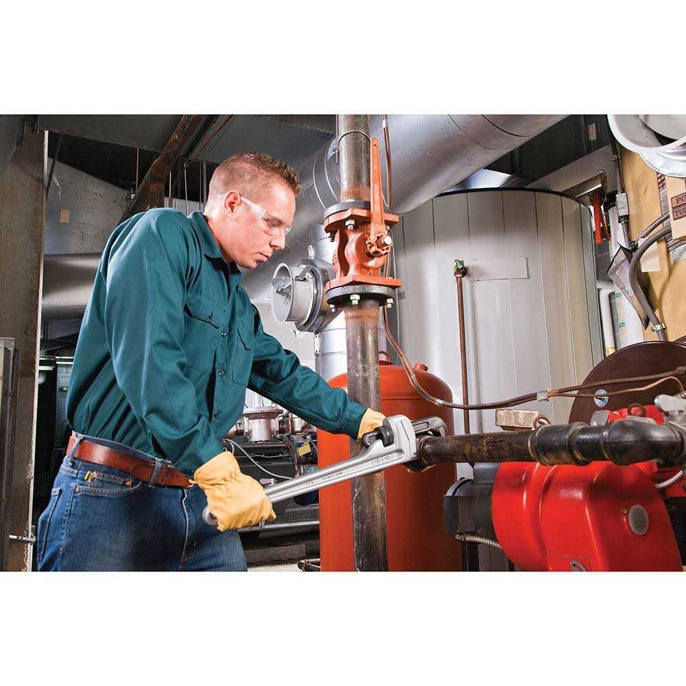 Ridgid 31105 Aluminum Straight Pipe Wrench - Cheap Fitting