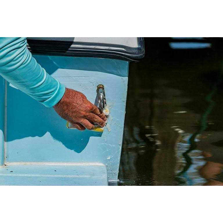 Star Brite Rust Stain Remover Spray Instantly Dissolve Corrosion Stains on Fiberglass - Cheap Fitting