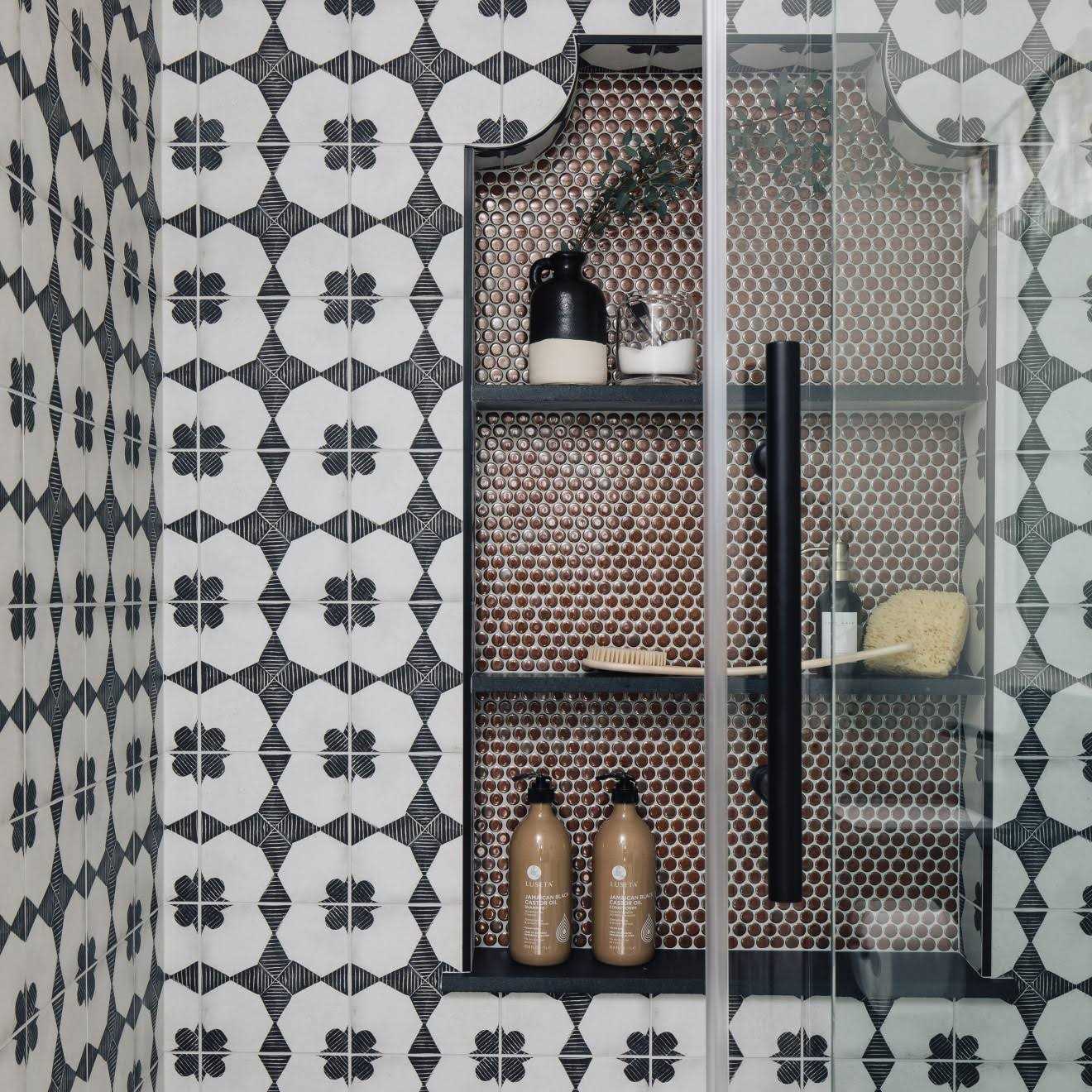 Bedrosians 360 3/4 x 3/4 Penny Round Glossy Mosaic Tile - Cheap Fitting