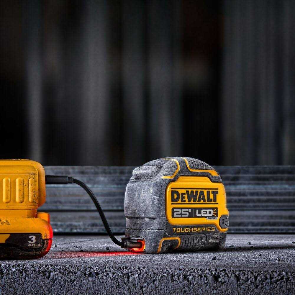 DeWalt DWHT35625S Lighted Tape Measure - Cheap Fitting