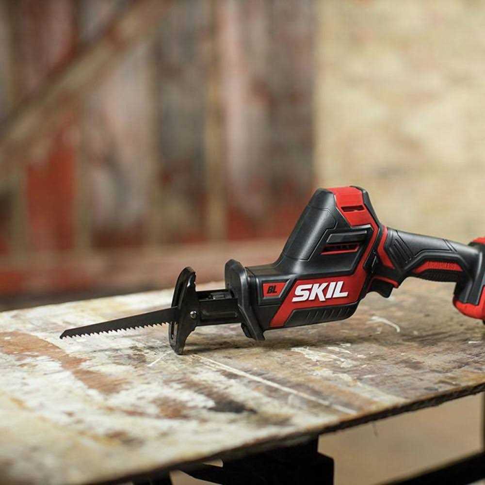 Skil 12V PWRCore 12 Cordless Compact Reciprocating Saw Kit RS582802 - Cheap Fitting