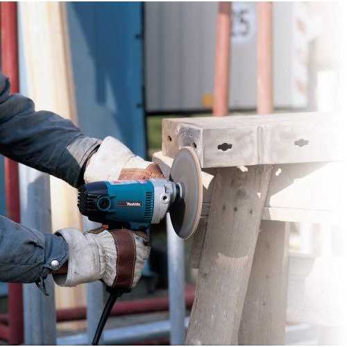 Makita GV7000C Disc Sander - Cheap Fitting