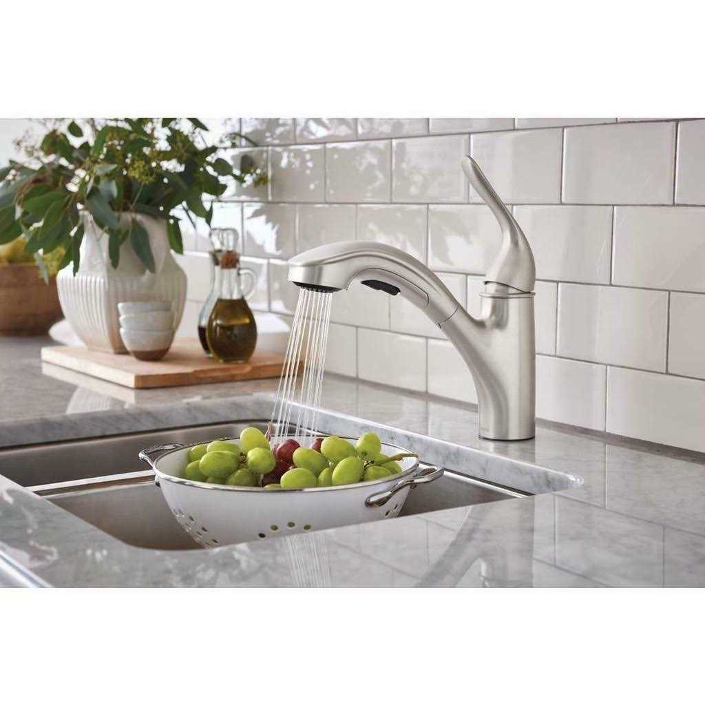 Moen Brecklyn Single-Handle Pull-Out Sprayer Kitchen Faucet with Power Clean - Cheap Fitting