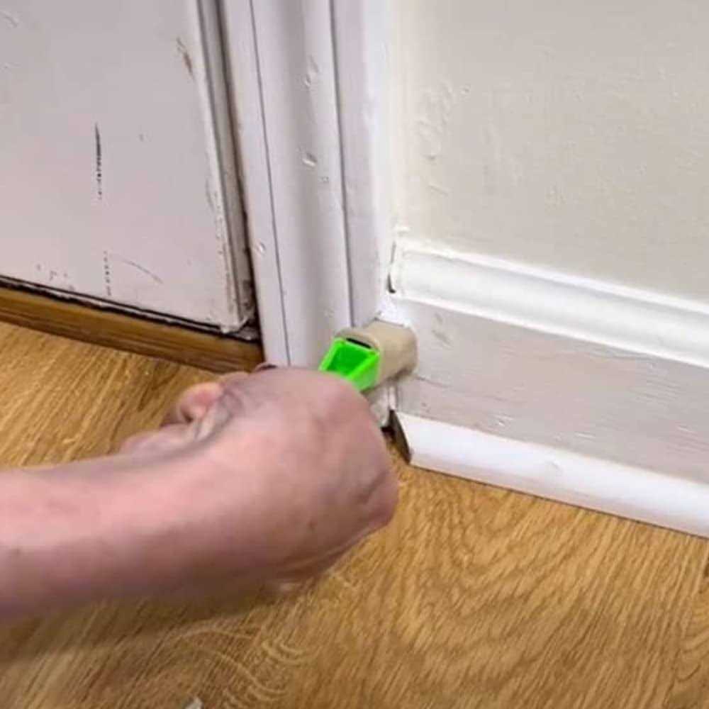 The Caulking Finger Caulk Tool - Cheap Fitting