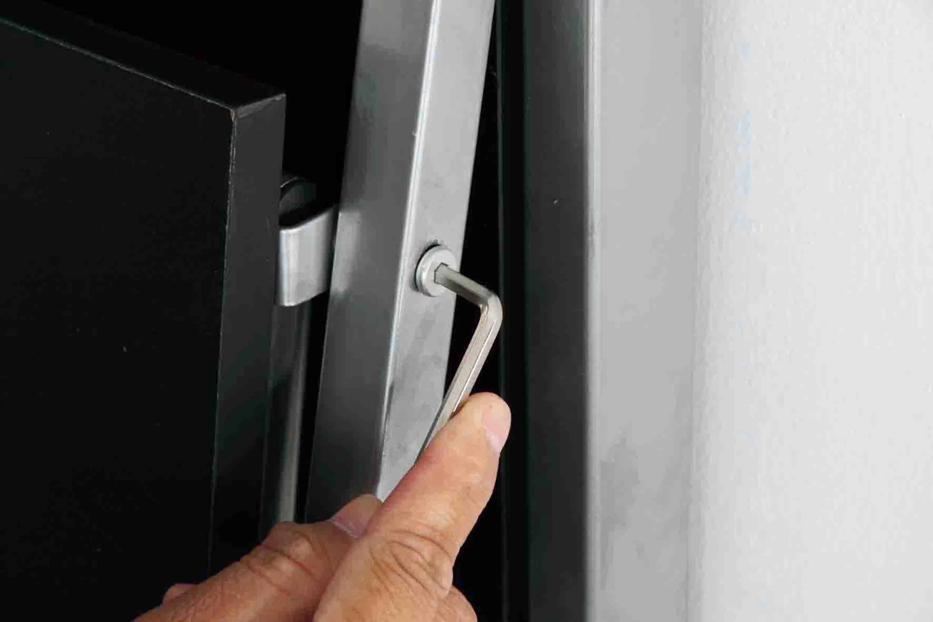 Hyper Tough 137 PC Tool Set including Metric & SAE Sizes of  Hex Keys, Wrenches, Ratchet Bit Driver, Ratchet Extension Bar, Sockets and more UJ5407TA - Cheap Fitting