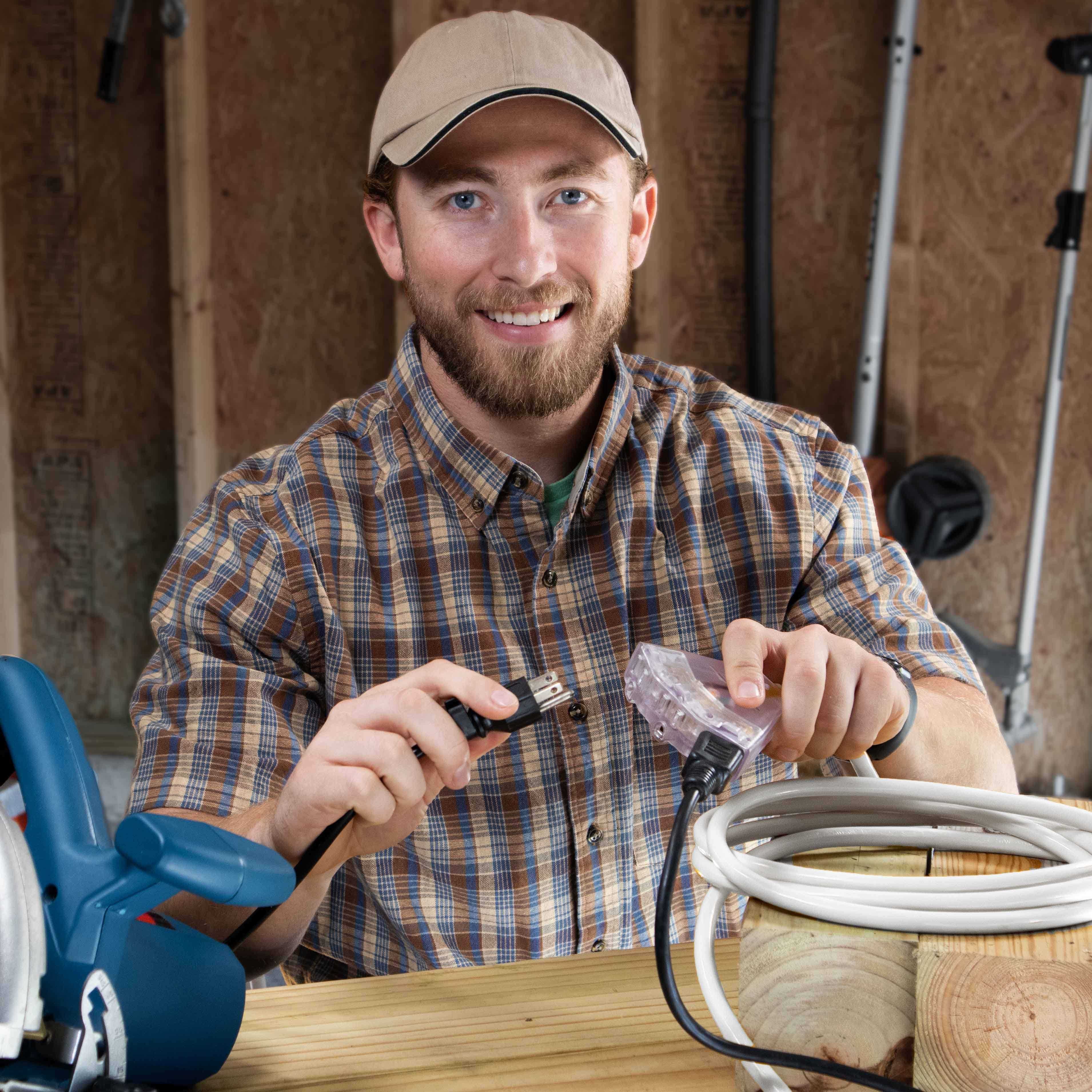 Watt’s Wire 12 Gauge Heavy Duty Outdoor Extension Cord 3-Outlet Lighted SJTW - Cheap Fitting