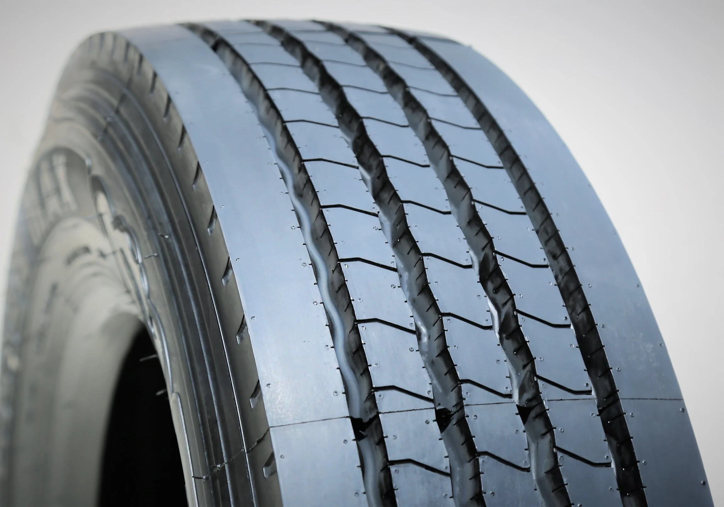 Green Max GAR202 225/70R19.5 Load G 14 Ply All Position Commercial Tire - Cheap Fitting