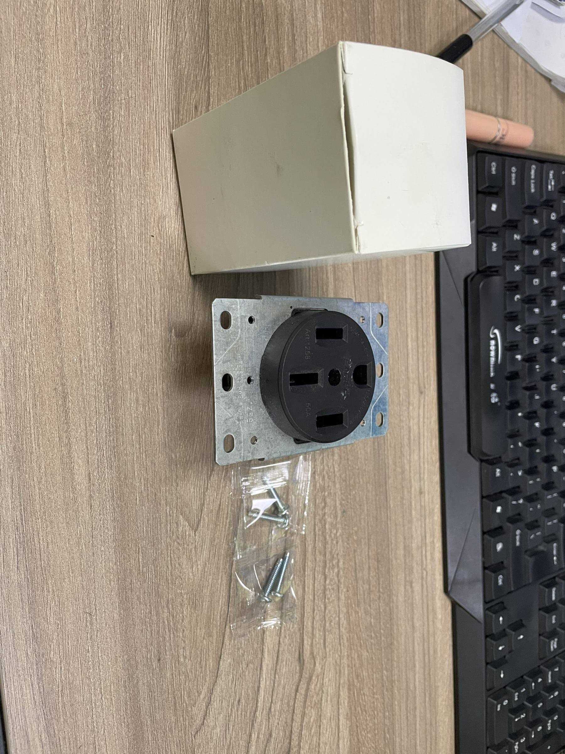 50 AMP NEMA 14-50 Receptacle Power Outlet - Cheap Fitting