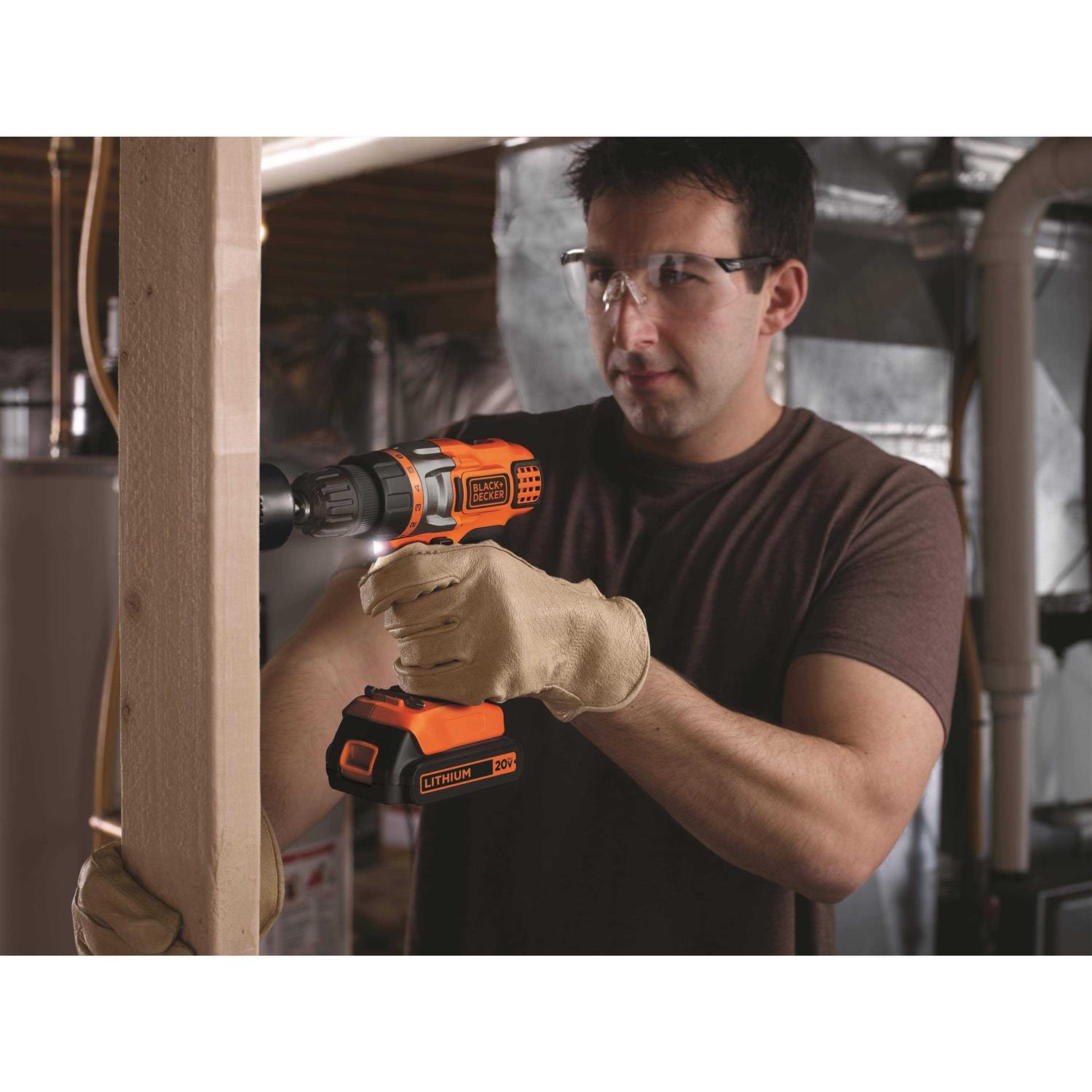 Black & Decker LDX220C - Cheap Fitting