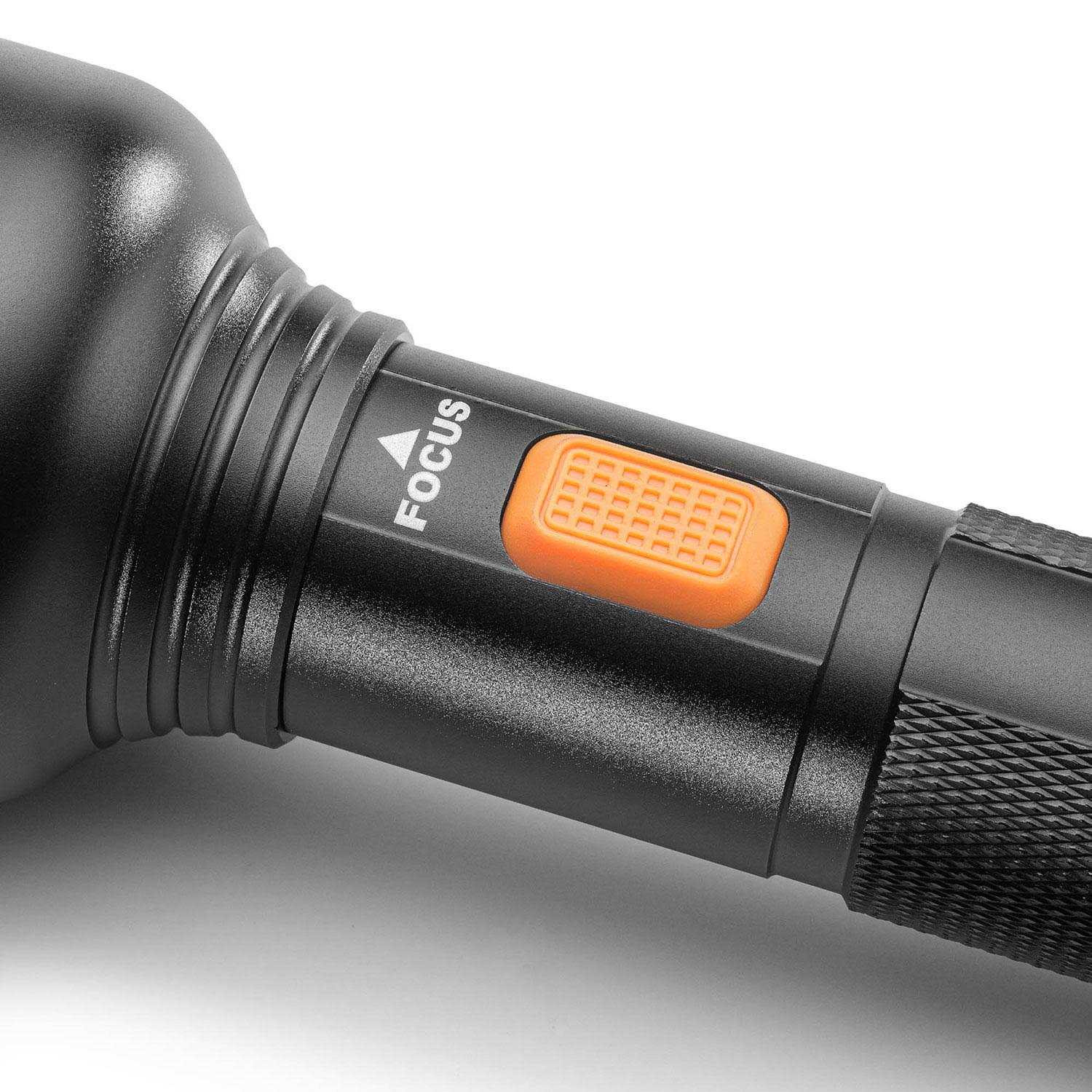 Bushnell 3000 Lumen Rechargeable Focusing Flashlight - Cheap Fitting
