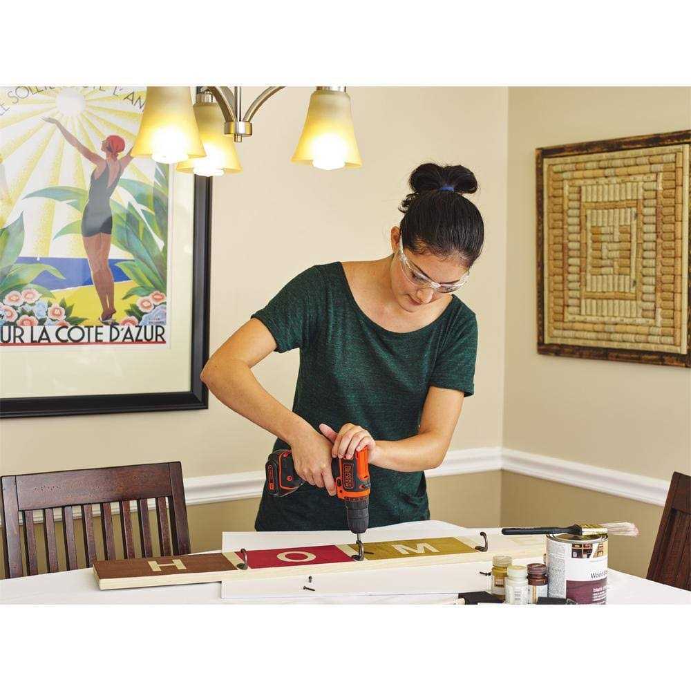 Black & Decker BDCDD12C - Cheap Fitting