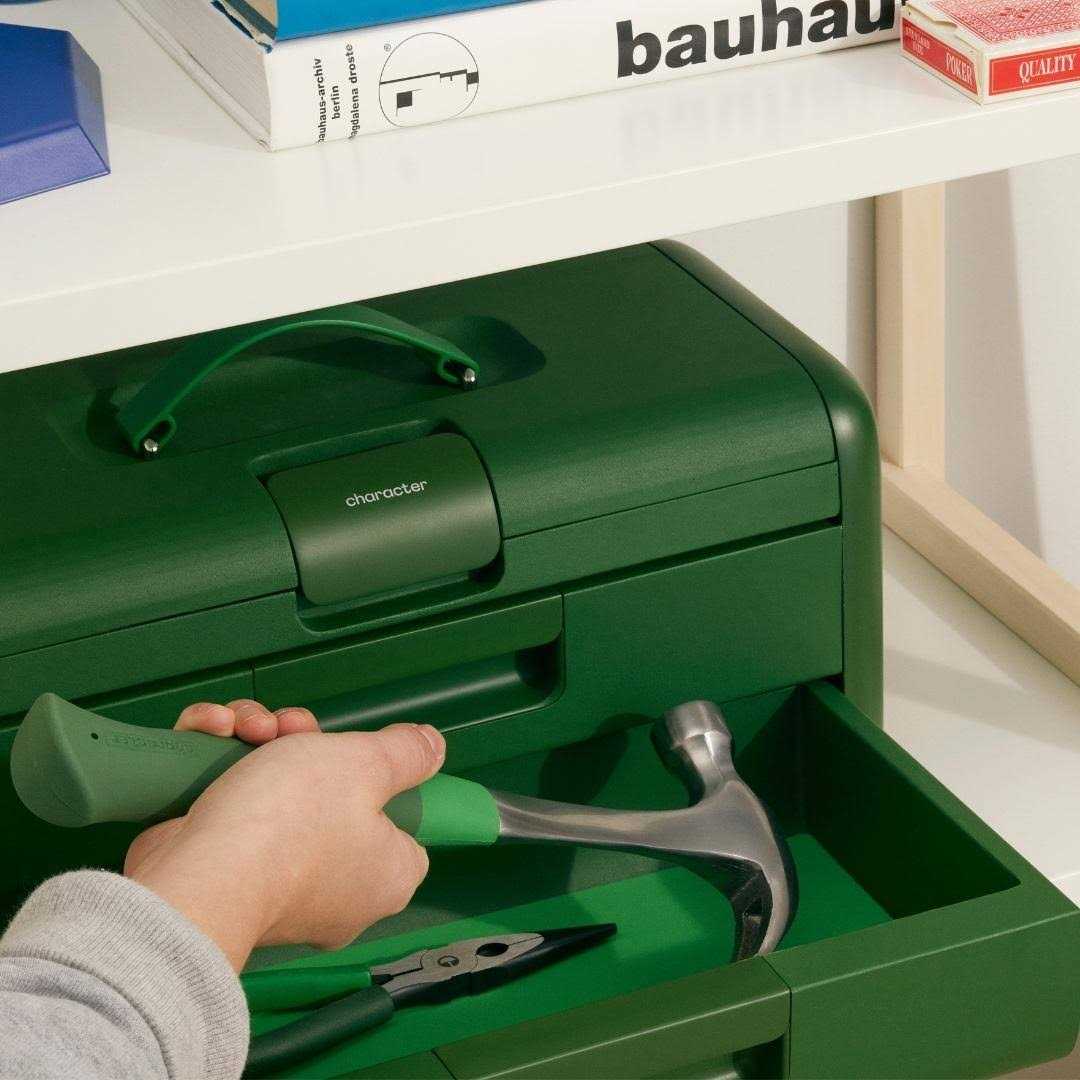 Character 3-Level Steel Toolbox - Cheap Fitting