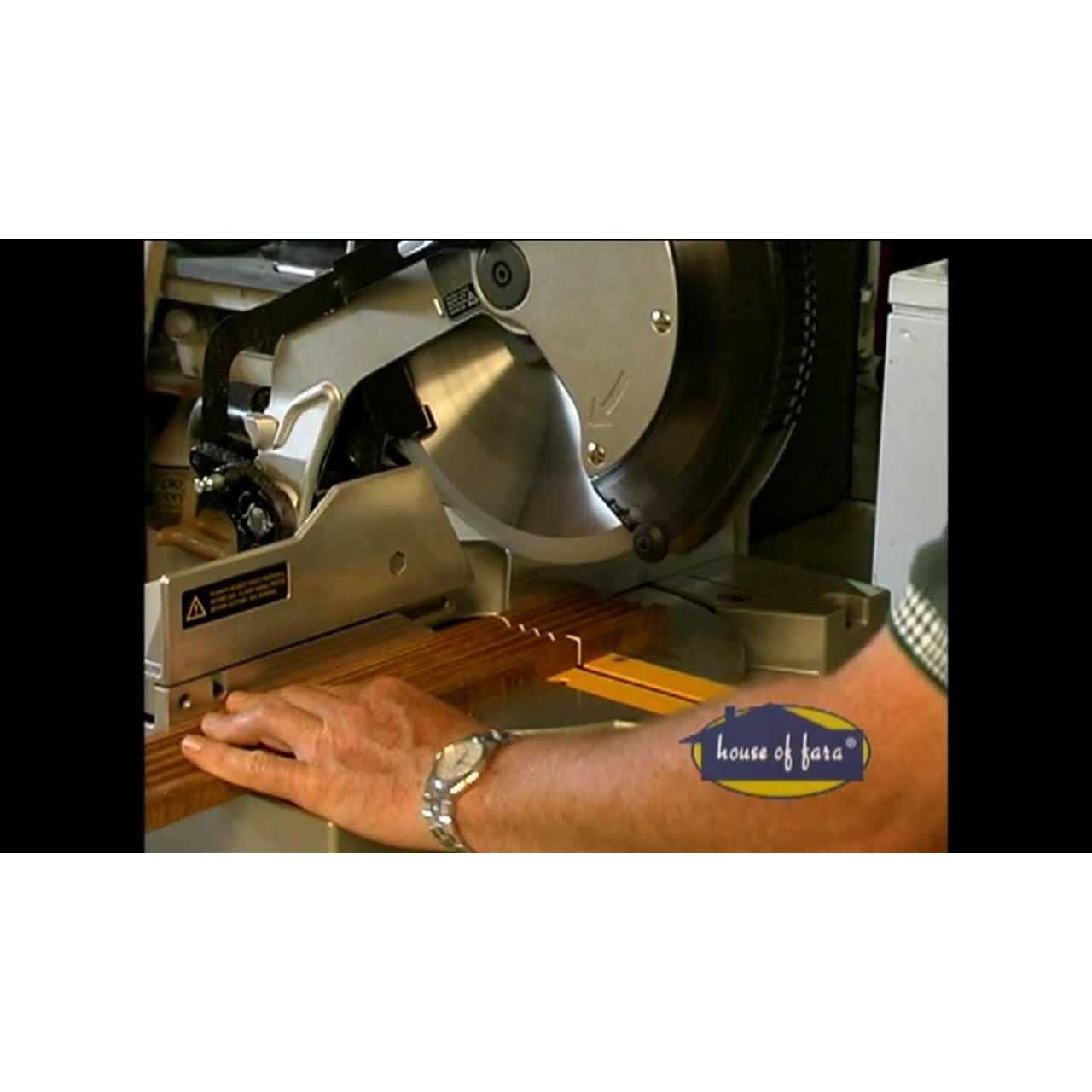 HOUSE OF FARA 3-1/2 in. x 3-1/2 in. x 7-3/4 in. Oak Inside Corner Crown Block - Cheap Fitting