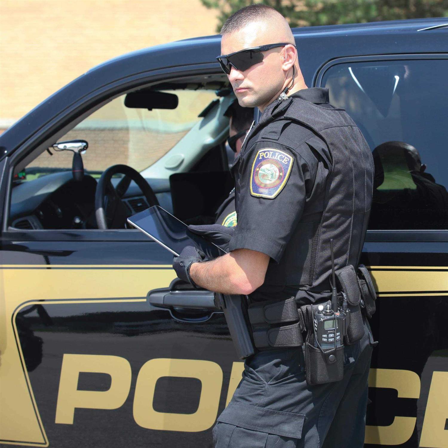 Bianchi Model 8034 Open Handcuff Case - Cheap Fitting