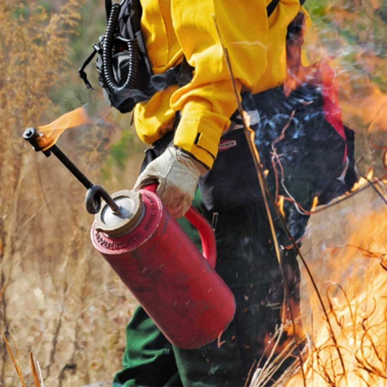 Forestry Suppliers OSHA-Compliant Sure-Seal Double-Bottom Drip Torch 85066 - Cheap Fitting