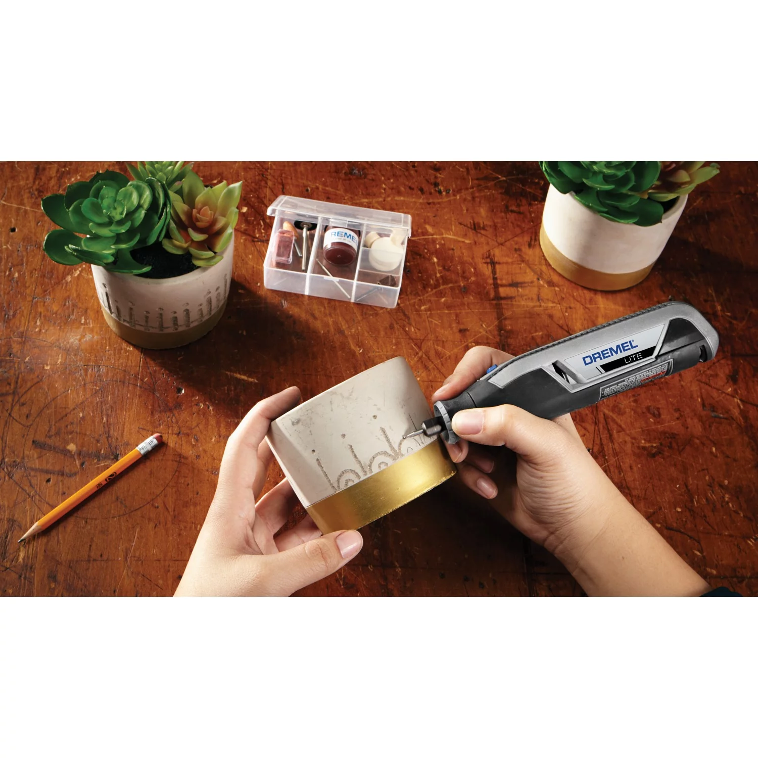 Dremel 7760-N/10 Lite 4-Volt Multipurpose Cordless Rotary Tool - Cheap Fitting