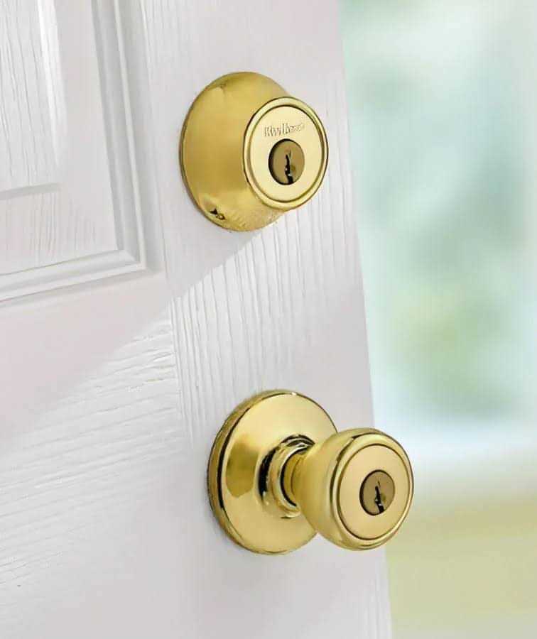 Kwikset Tylo Entry Knob - Cheap Fitting