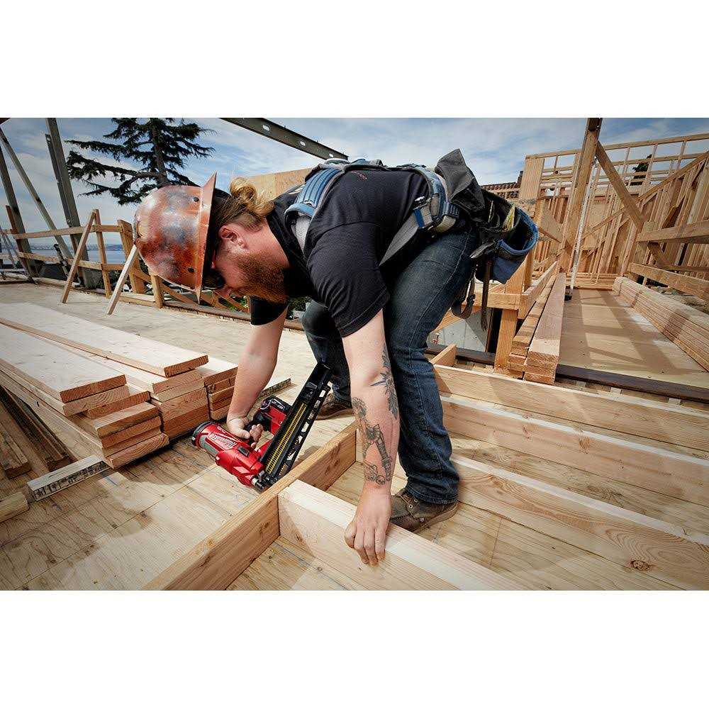 Milwaukee 48-08-2744 M18 FUEL 21 Degree Framing Nailer Extended Capacity Magazine - Cheap Fitting