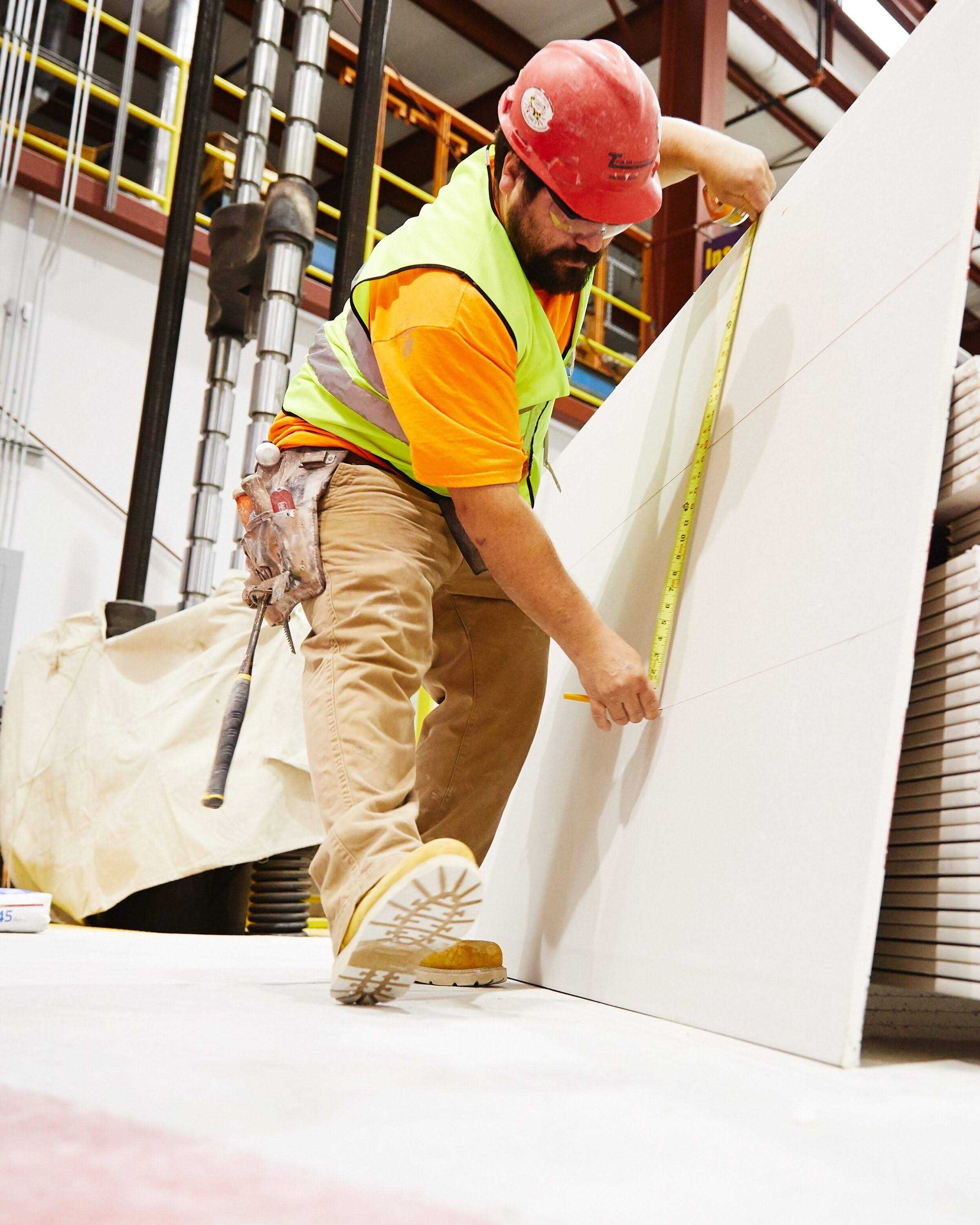 Gold Bond 3/8-in x 4-ft x 8-ft Classic Regular Drywall Panel - Cheap Fitting