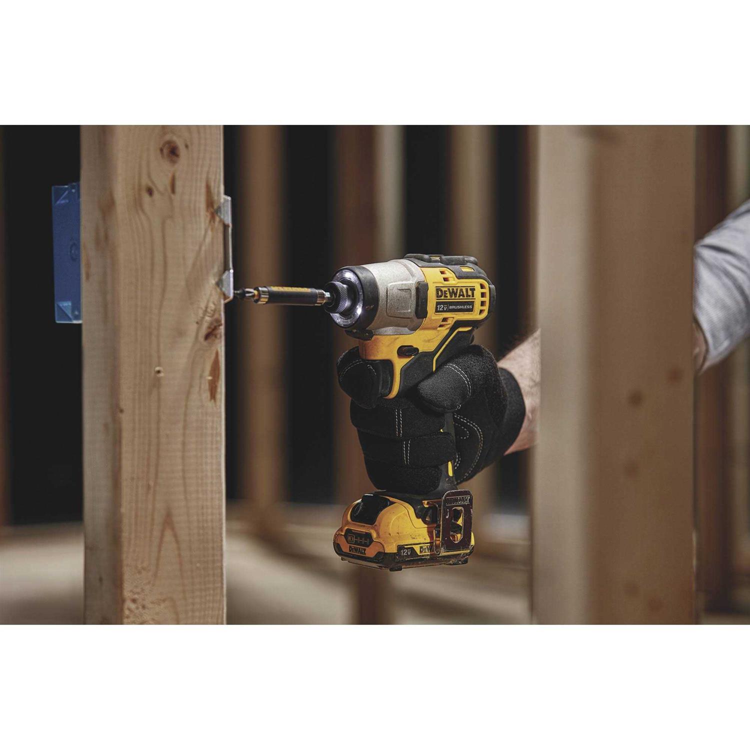 DEWALT DCF801 - Cheap Fitting