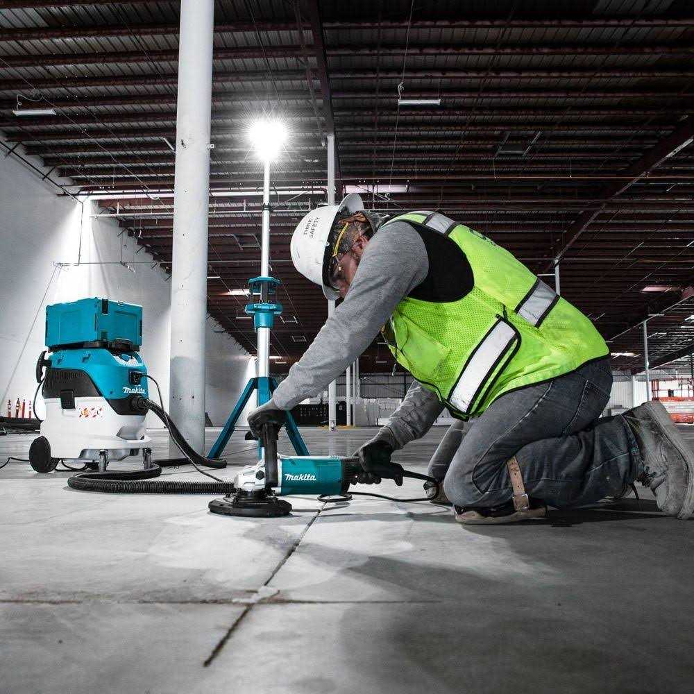 Makita GA9060RX3 7 Concrete Surface Planer with Dust Extraction Shroud - Cheap Fitting