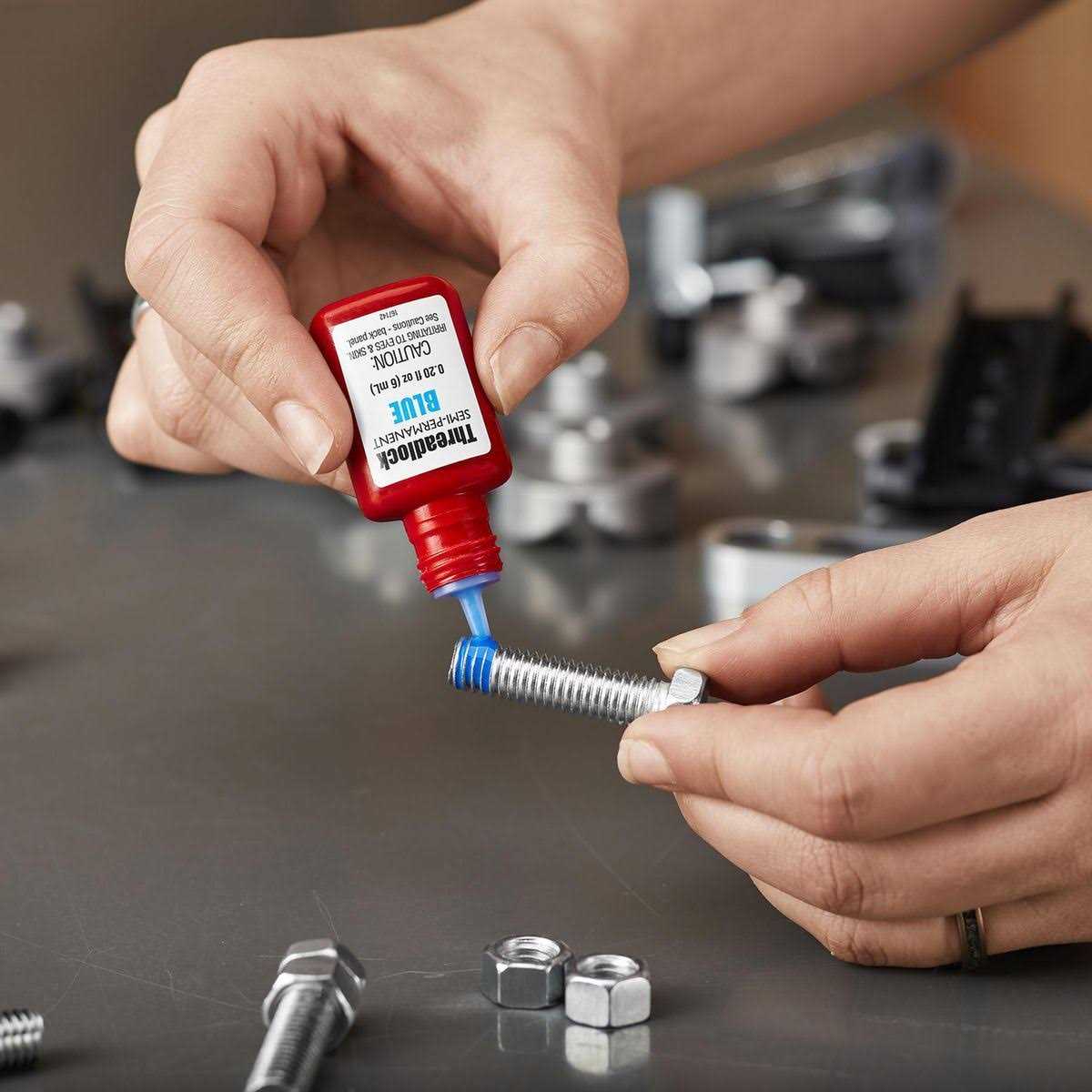 HFT 0.20 fl. oz. Semi-Permanent Threadlock - Cheap Fitting