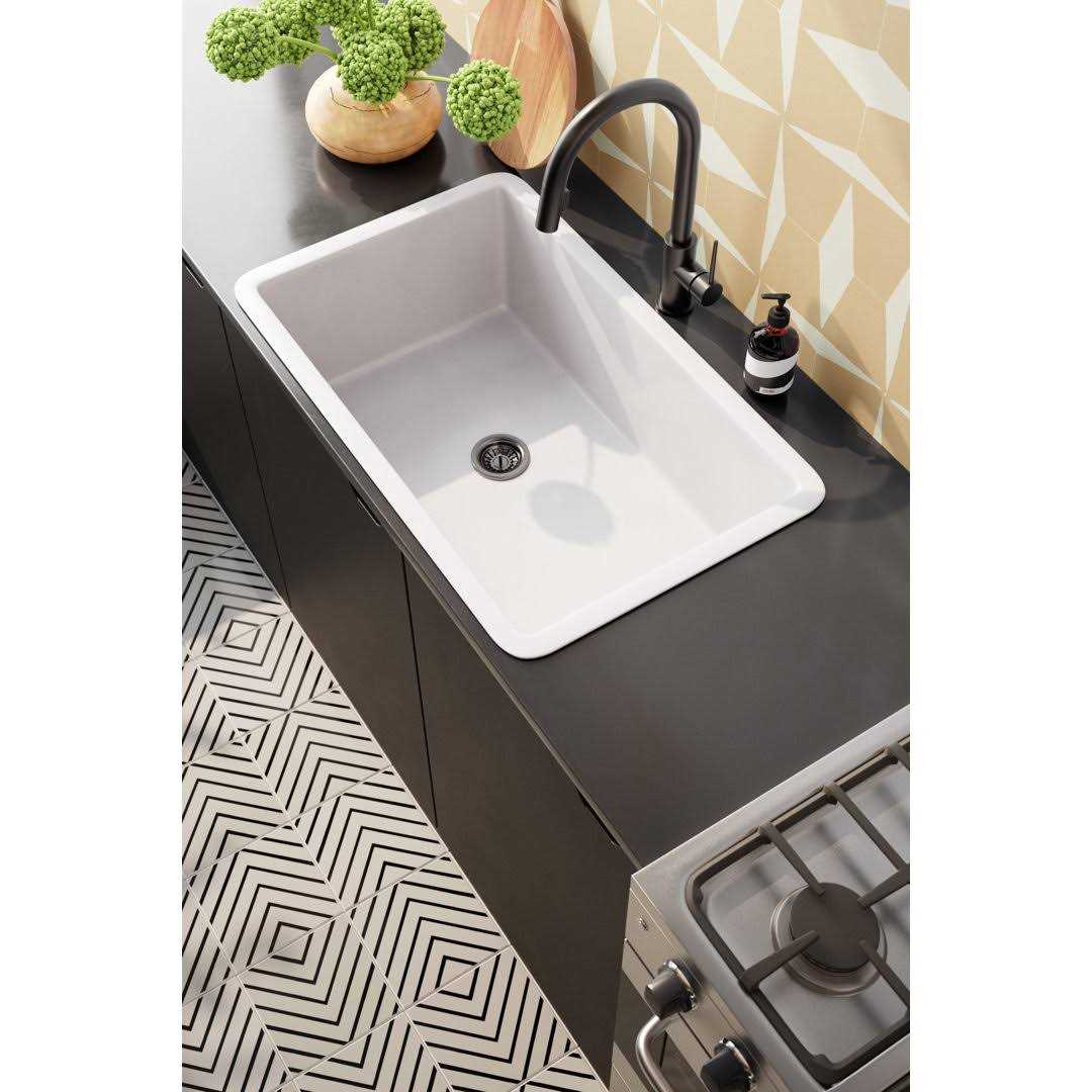 Delta Trinsic Single Handle Pull-Down Kitchen Faucet 9159-BL-DST - Cheap Fitting