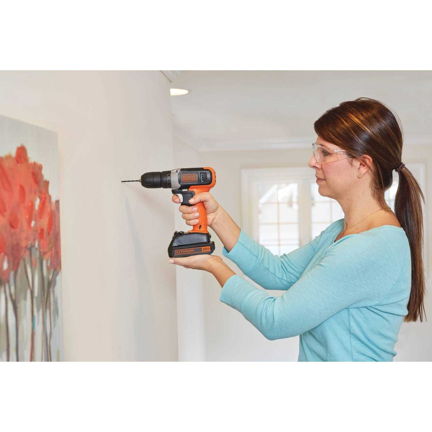 BLACK+DECKER 20V MAX Cordless Drill with 28-Piece Home Project Kit - Cheap Fitting