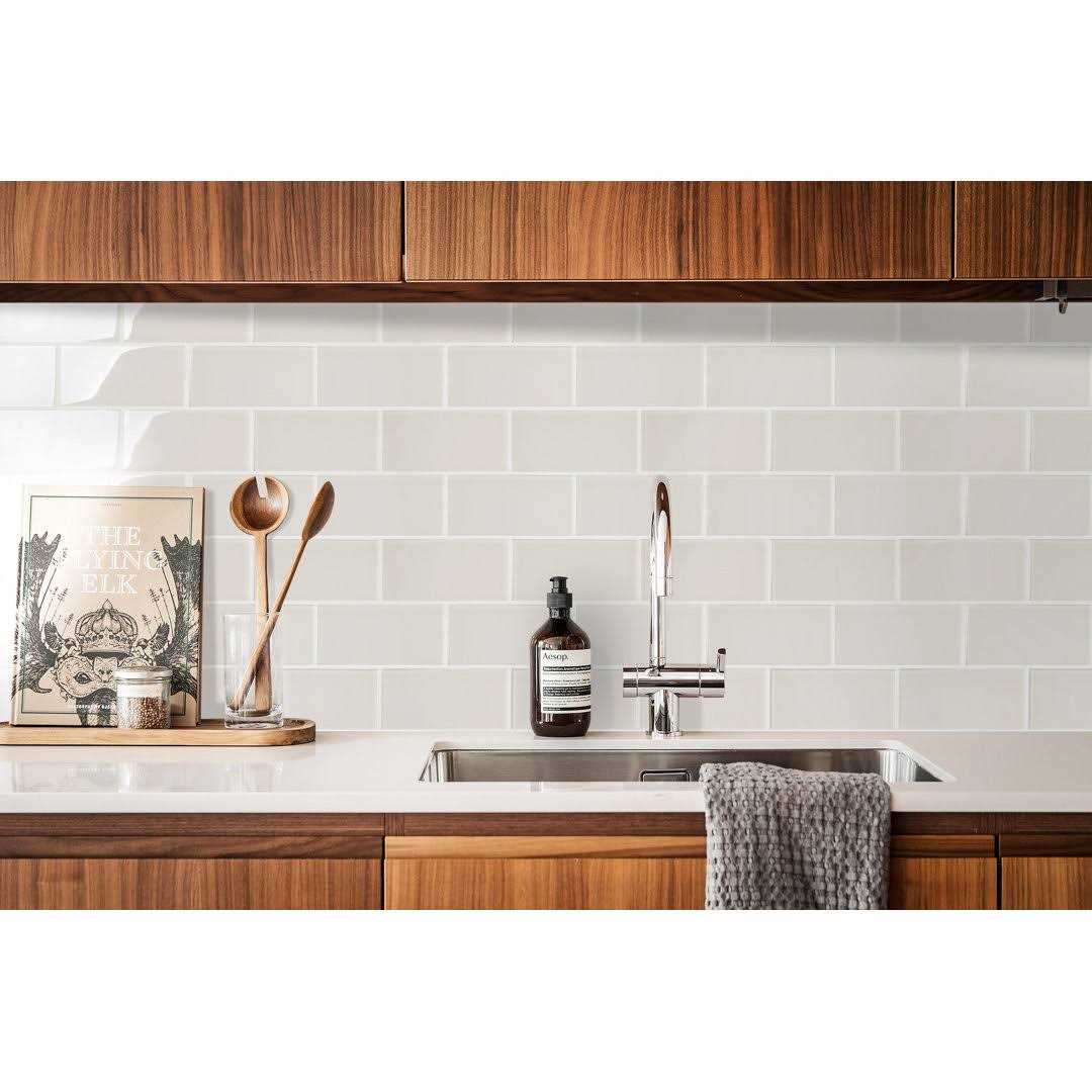 WS Tiles Premium Series 3 inch x 6 inch Glass Subway Tile in Glossy Soft Gray - Cheap Fitting