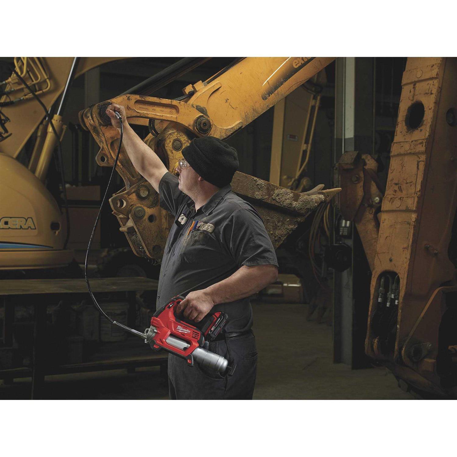 Milwaukee M18 Cordless 2-Speed Grease Gun - Cheap Fitting