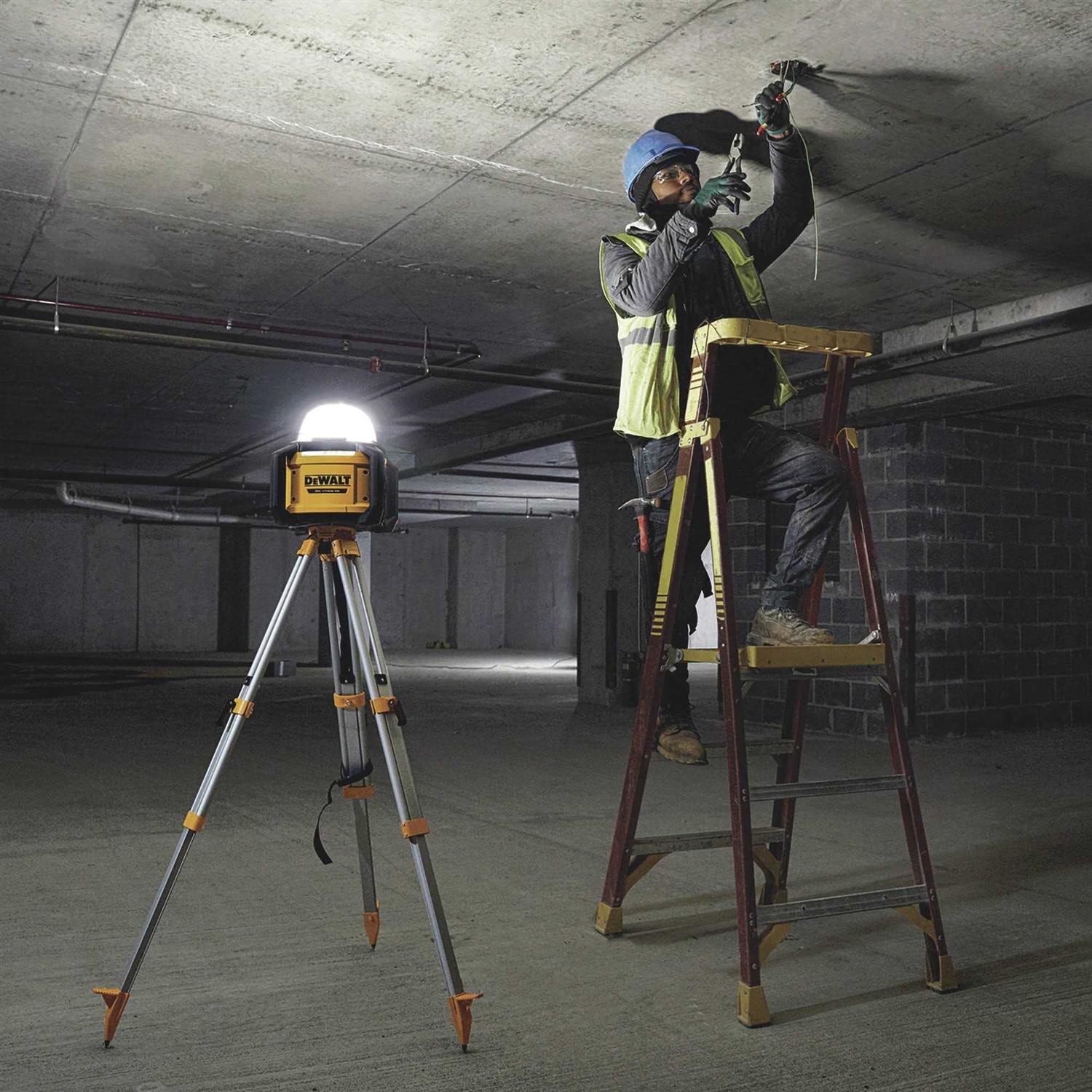 DeWalt 20V MAX All Purpose Cordless Work Light DCL074 - Cheap Fitting