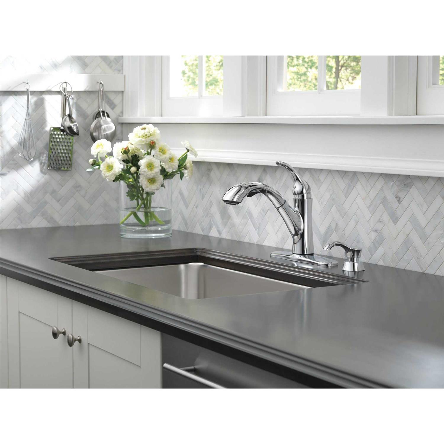 Delta Kessler Single Handle Pull-Out Kitchen Faucet with Soap Dispenser - Cheap Fitting