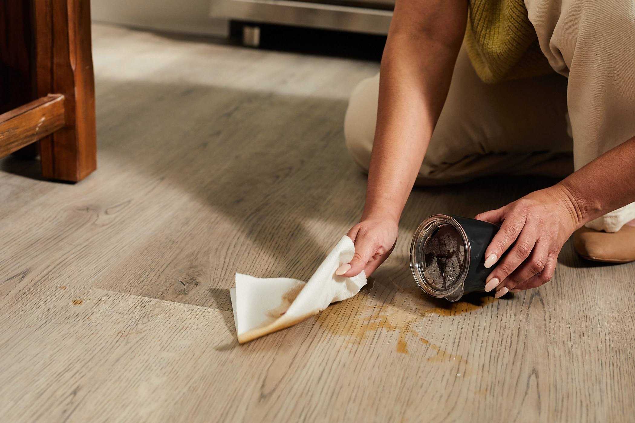 STAINMASTER Barnes Oak 7-3/32-in Wide x 6-mm Thick Waterproof Interlocking Luxury Vinyl Plank Flooring - Cheap Fitting