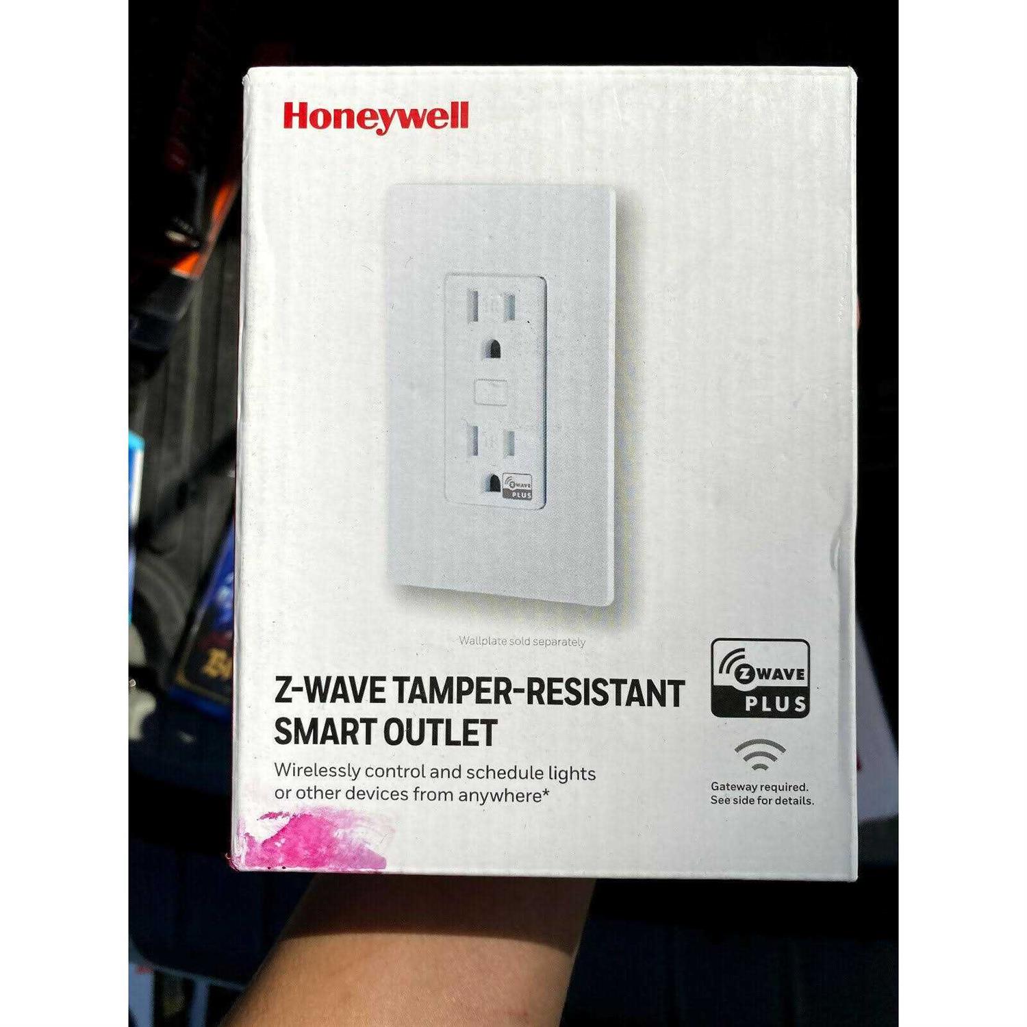 Enbrighten 55256 Z-Wave Plus Smart Receptacle - Cheap Fitting