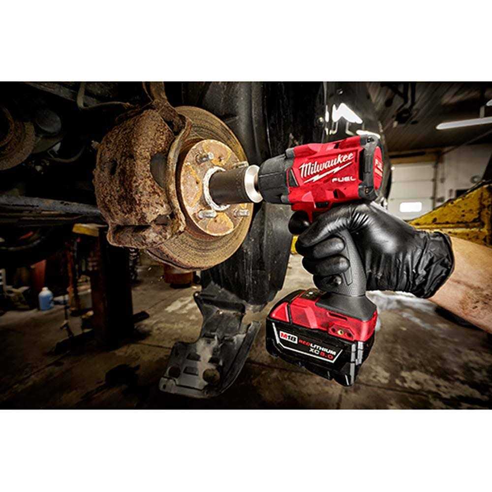 Milwaukee M18 FUEL Mid-Torque Impact Wrench Kit - Cheap Fitting