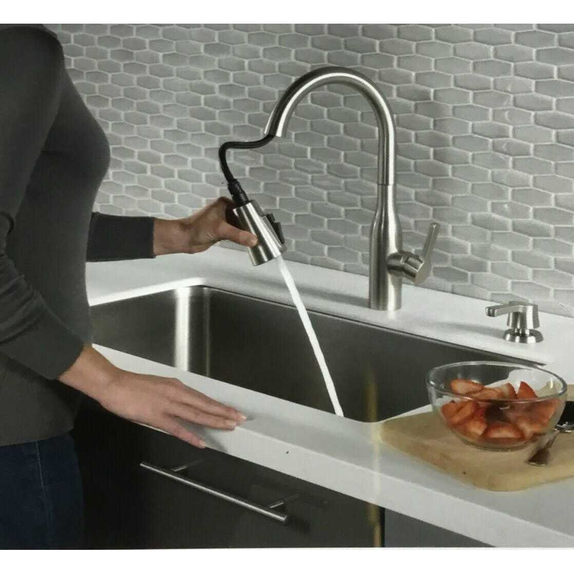 Delta 19780Z-SPSD-DST Marca Single-Handle Pull-Down Sprayer Kitchen Faucet with ShieldSpray Technology - Cheap Fitting