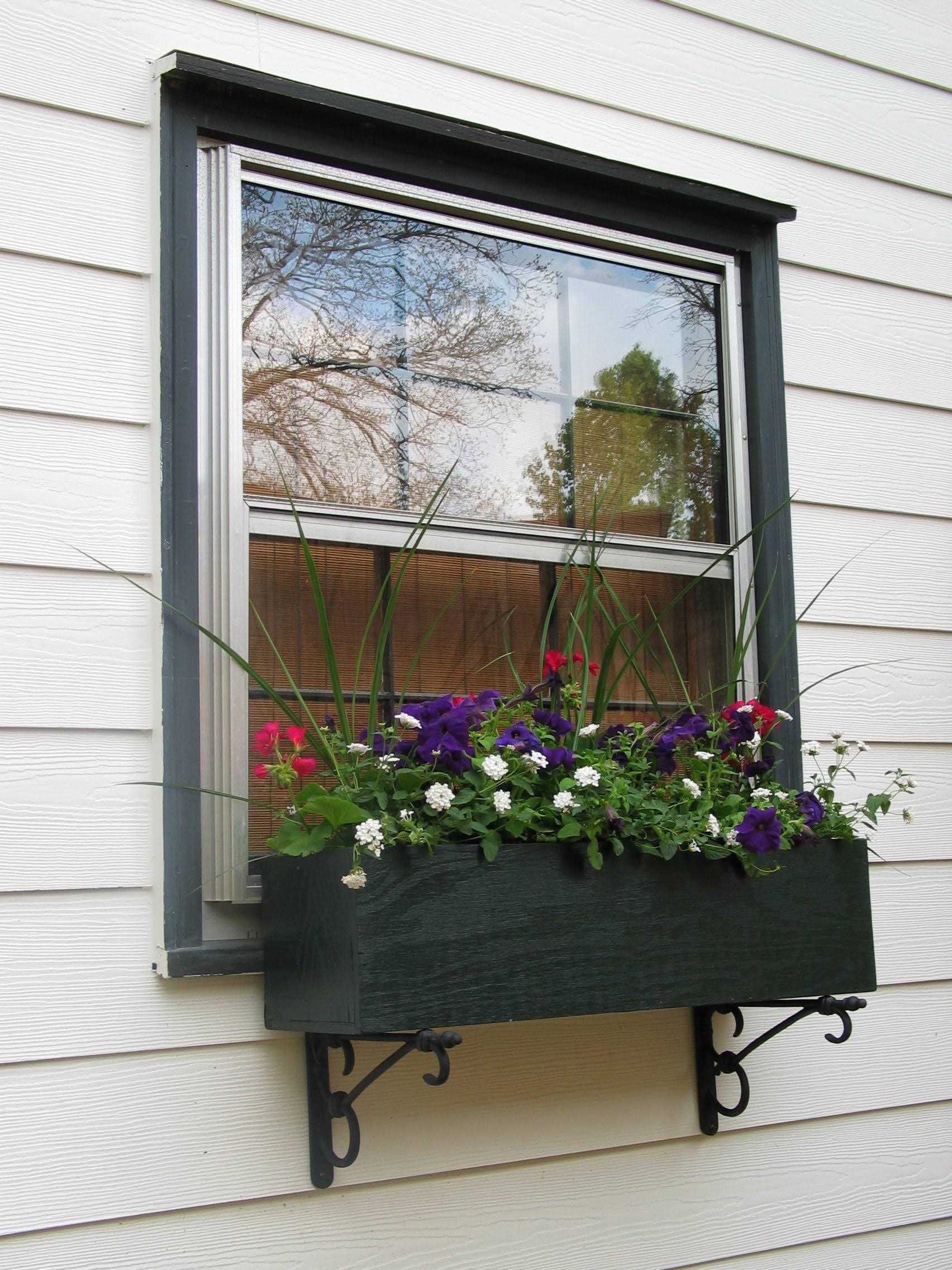 Lowe’s 2-ft x 4-ft Pine Sanded Plywood - Cheap Fitting