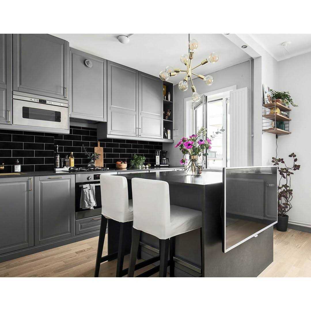 WS Tiles Premium Individual Glass Subway Tile - Cheap Fitting