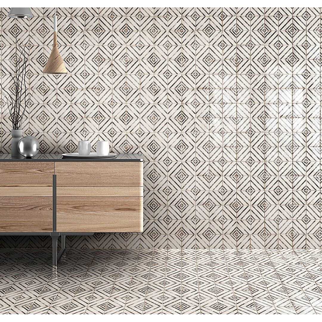 Bedrosians Vivace 4 inch x 4 inch Glossy Porcelain Motif Deco Tile in Rice - Cheap Fitting