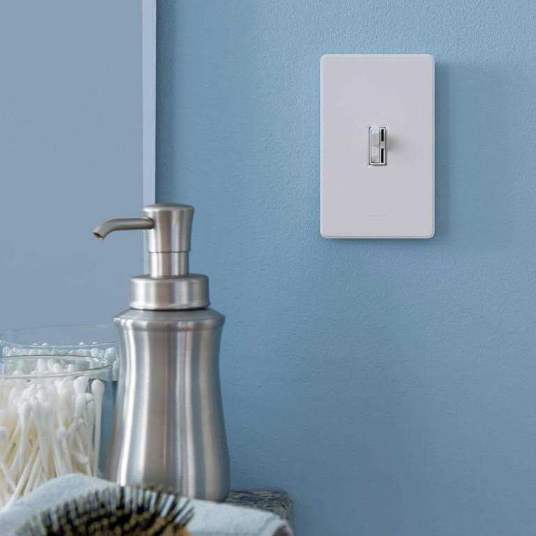 Lutron Toggler Single-Pole/3-Way LED Toggle Light Dimmer Switch - Cheap Fitting