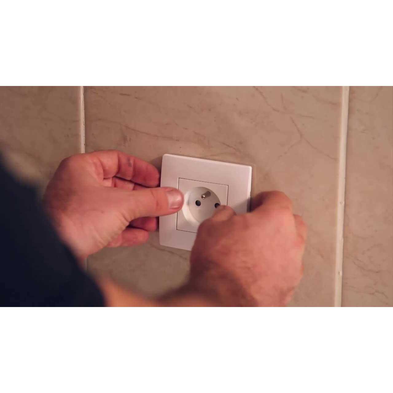 Innovera Decor by Palram 18-1/2-in x 24-3/10-in Embossed Brushed Nickel PVC Abstract Wall Panel - Cheap Fitting