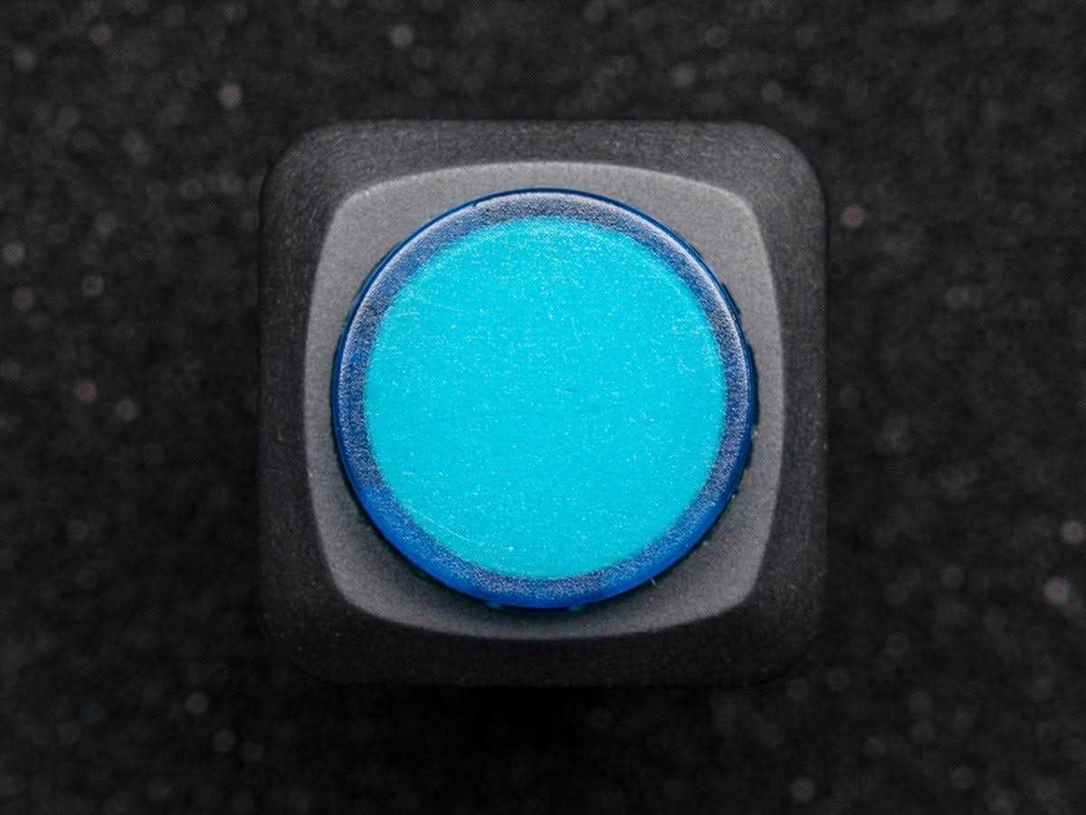 Adafruit 16mm Blue Illuminated Momentary Pushbutton - Cheap Fitting