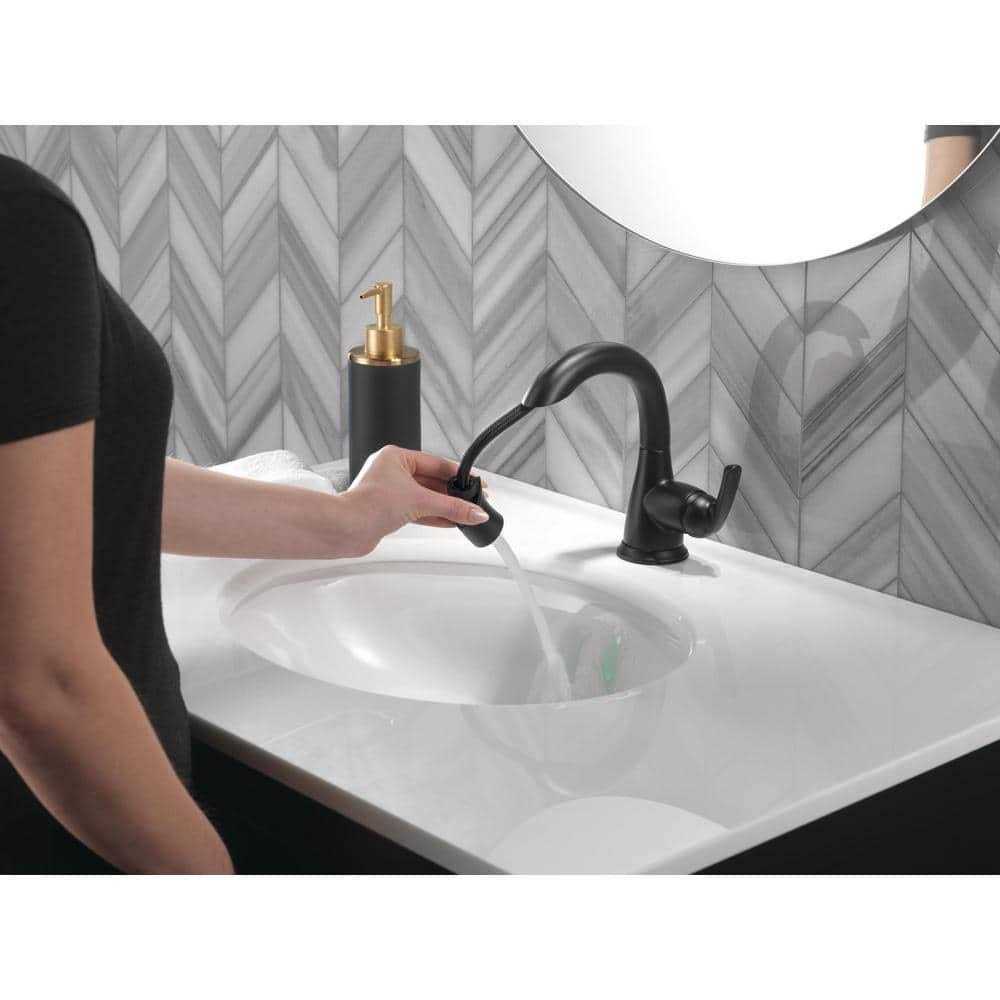 Delta Broadmoor Single Hole Single-Handle Bathroom Faucet with Pull-Down Sprayer - Cheap Fitting