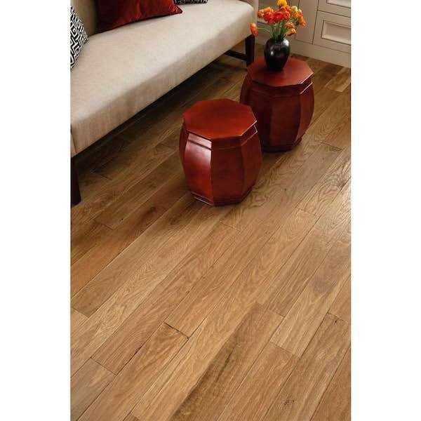 Bruce American Vintage Scraped Oak 3/4 in. T x 5 in. W x Varying L Solid Hardwood Flooring - Cheap Fitting