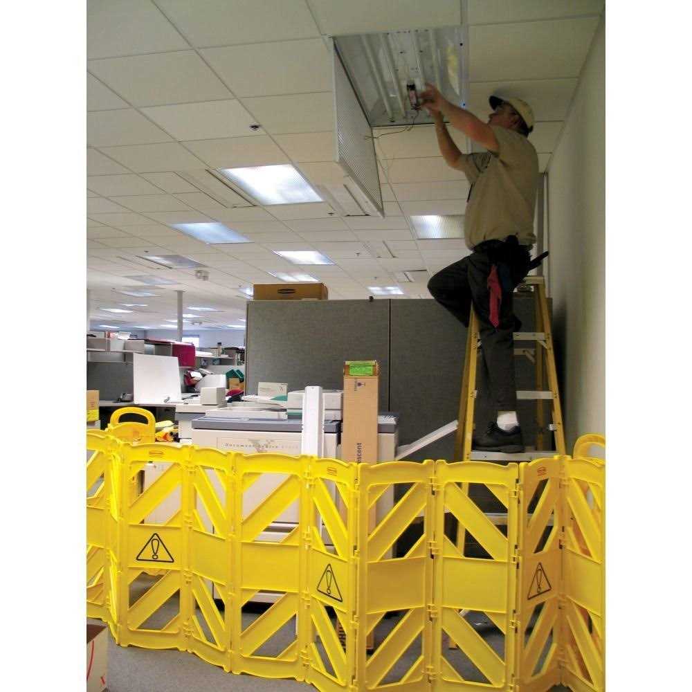 Rubbermaid Portable Mobile Safety Barrier - Cheap Fitting