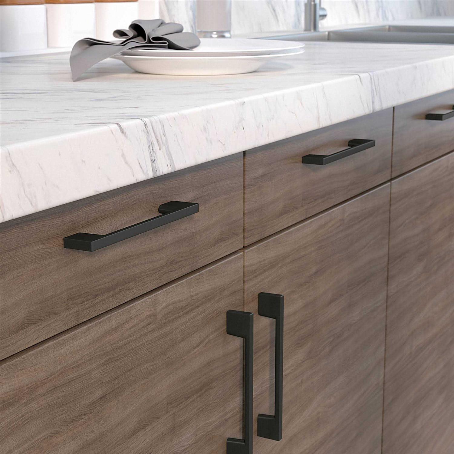 Richelieu Contemporary Pull 5-1/16 Center-to-Center BP8160128900 - Cheap Fitting